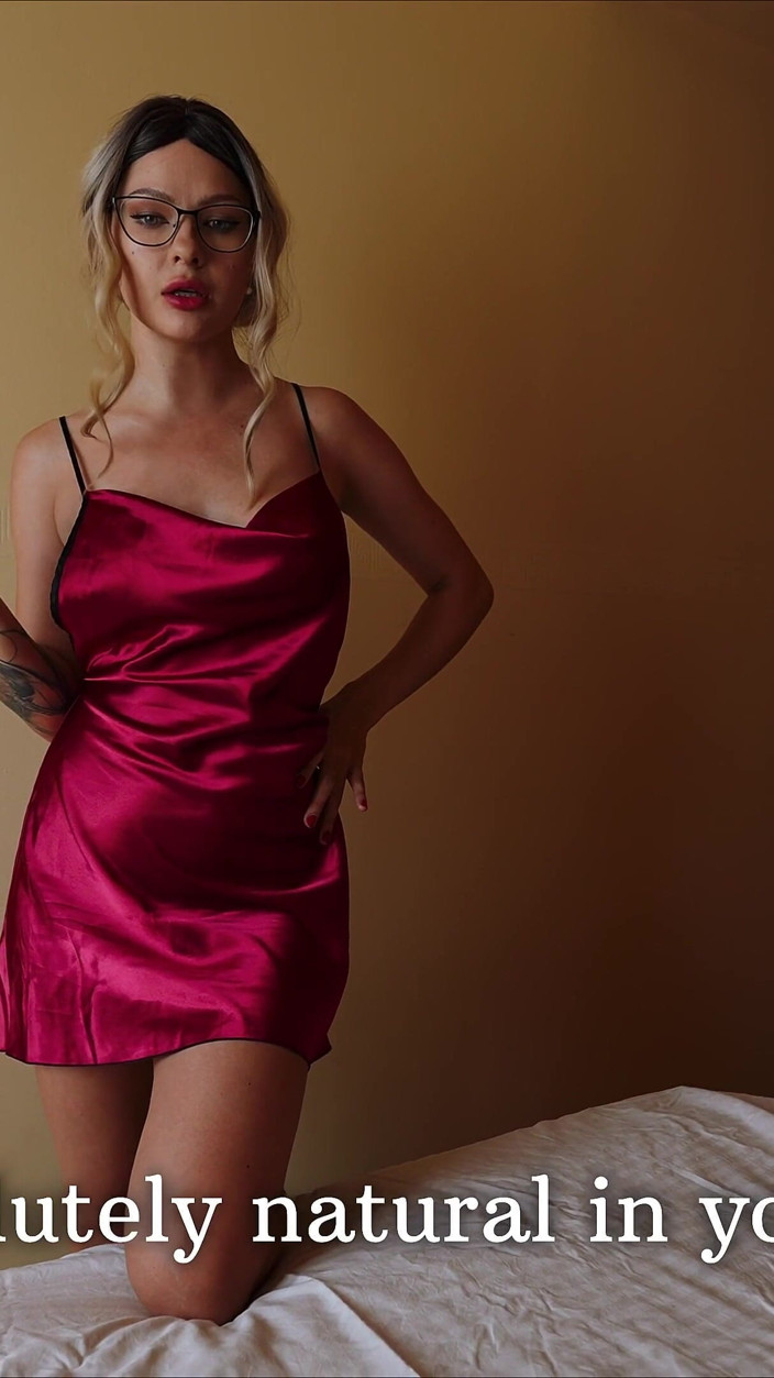 Alexa Poshspicy: La Madrastra Me Enseña Su Cuerpo Y. Múltiples Eyaculaciones