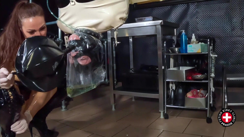 Twistedrama: Kira upside down