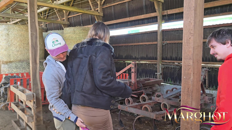 Sexymarghot: Ménage à trois na fazenda: O vizinho acaba na minha frente...