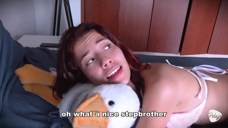 Pelaje mix: Stiefzus wordt hongerig wakker om de pik van haar stiefbroer...