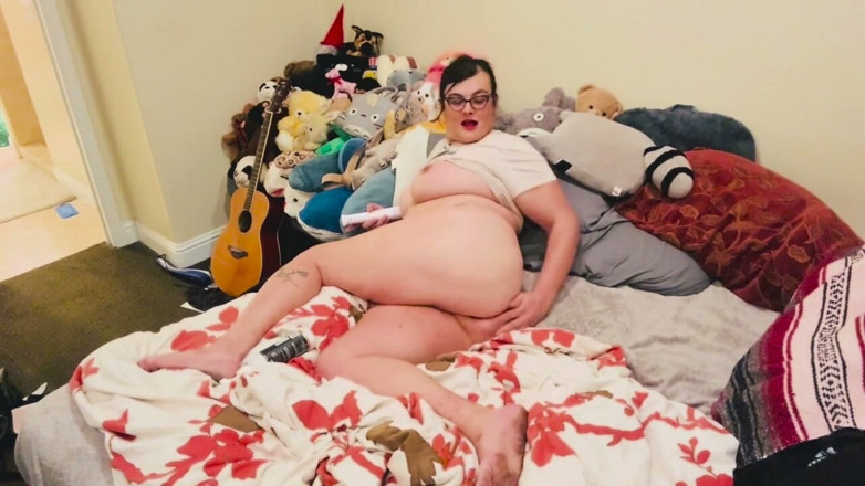 Christi Cream Cake: Cum with Trans Bimbo MILF Christi Cream Cake
