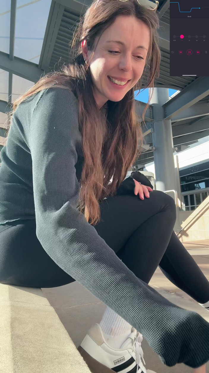 Nadia Foxx: 밖에서 사정할 수 있는 좋은 장소 찾기!