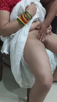 Tía caliente fue por su vecino