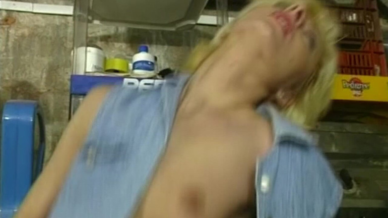 VHS-Vixxxen: Mỹ fucks bà nội trợ Đức