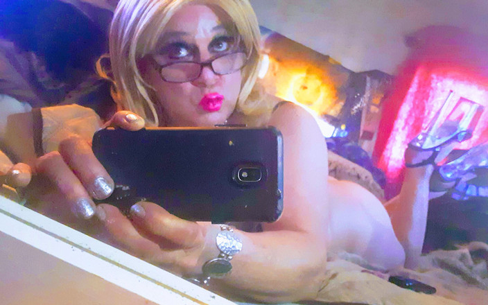 Krissy Sweets: Piękna CD Krissy Sweets pokazując jej słodki tyłek lil!