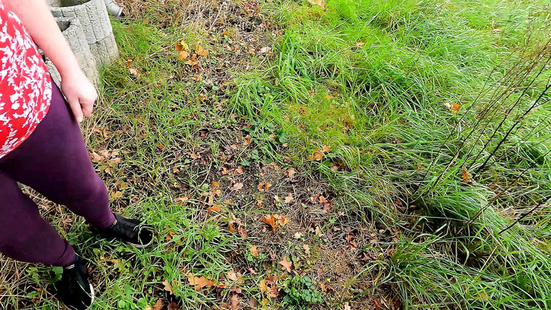 Bouncy Tits Action: 100 шлепков, избиения сисек за квартирой