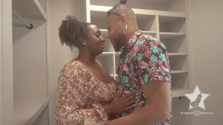 Star Power Media: Huisjagers neuken in de kast van een potentieel huis