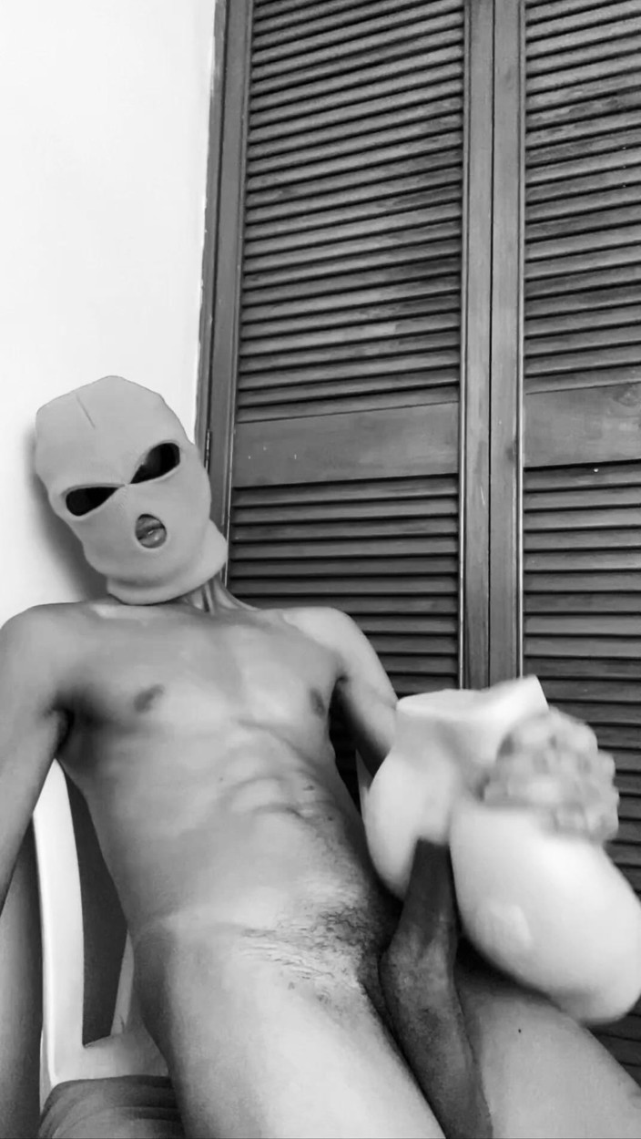 Black-2001: Gruesa bbc destruyendo mi Fleshlight hasta la corrida masiva