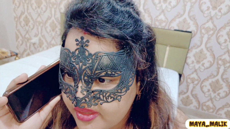 Maya-malik: Une patronne pulpeuse sexy se fait baiser par son employé...