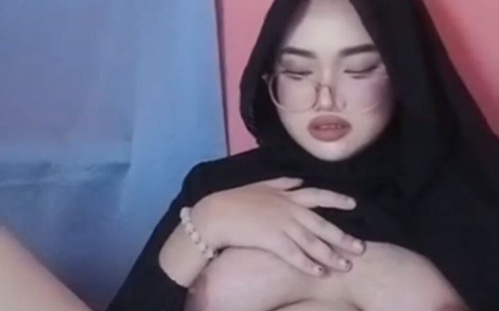 Jilbab69: Kåt, lång tid ingen se med flickvän