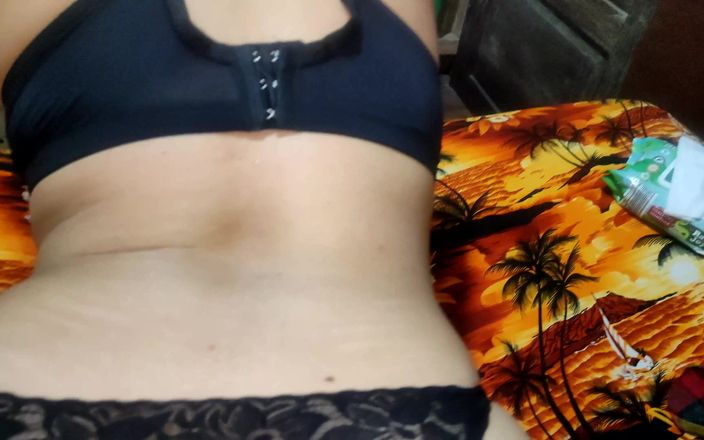 Martin13: Ce fierbinte! Transpirația ta îmi spune că vrei să-mi primești penisul în...