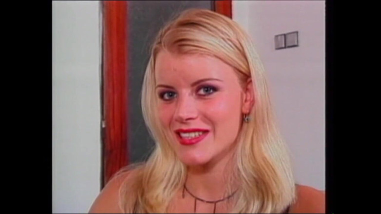 MMV films - The Original: Trójkąt seks dwóch niesamowitych cycatych milf przejebane i cummed wewnątrz...