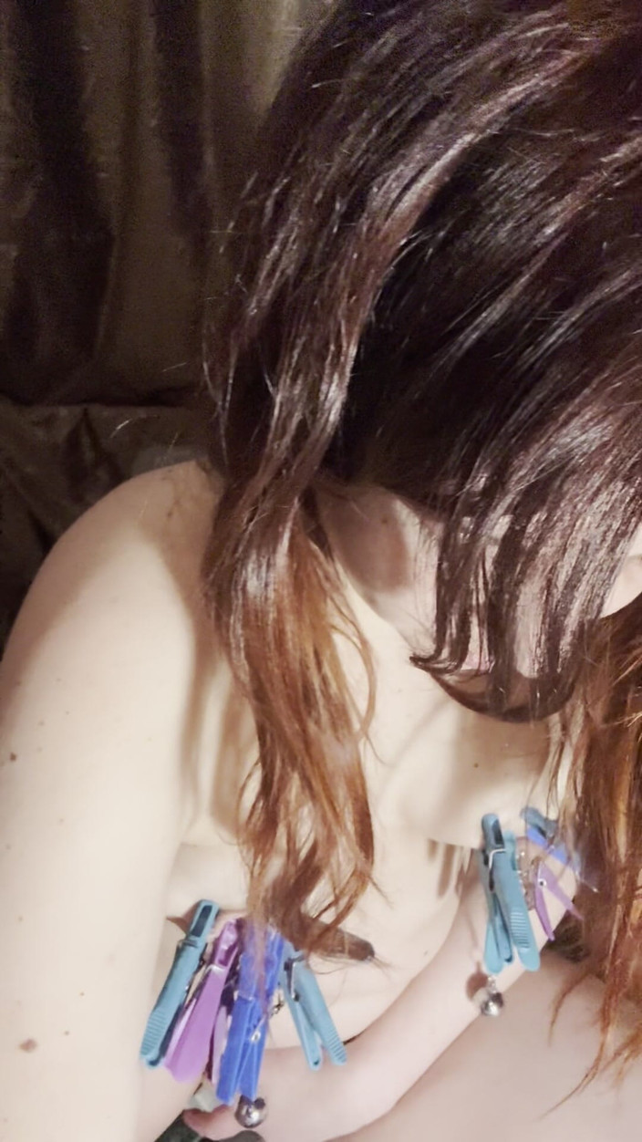 Elena917: Pengapit, Pakaian dan Tali Pinggang Pukulan untuk Tetek dan Pepek