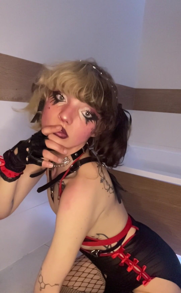 Soft Vulgar: Cute Teen in Black Lingerie