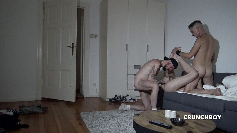 Home web camera: Fabien bị 2 chàng trai hư đụ thô bạo - một webcam