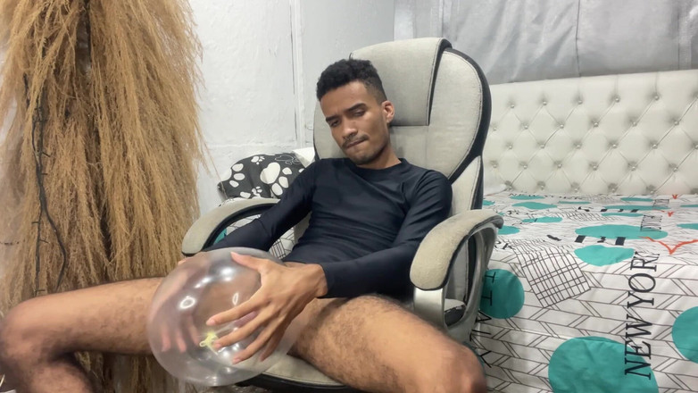 vergar4_daviid: Jag kom hem från gymmet och började knulla med en...