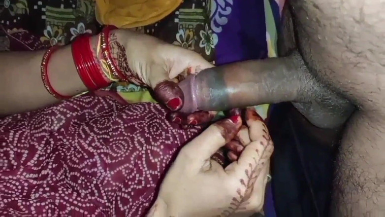 Janvibhabhii: नवविवाहित जोड़े द्वारा लंड चुसाई और सख्त चूत चाटने वाला सेक्स वीडियो
