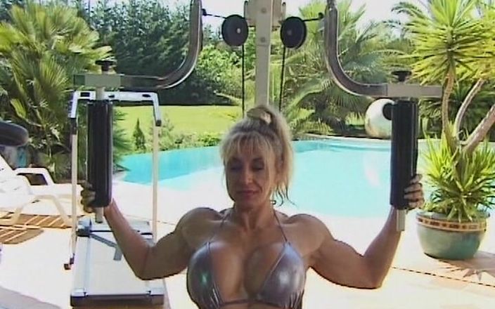 Planete Francaise: Peituda musculosa francesa milf gosta de pau na bunda