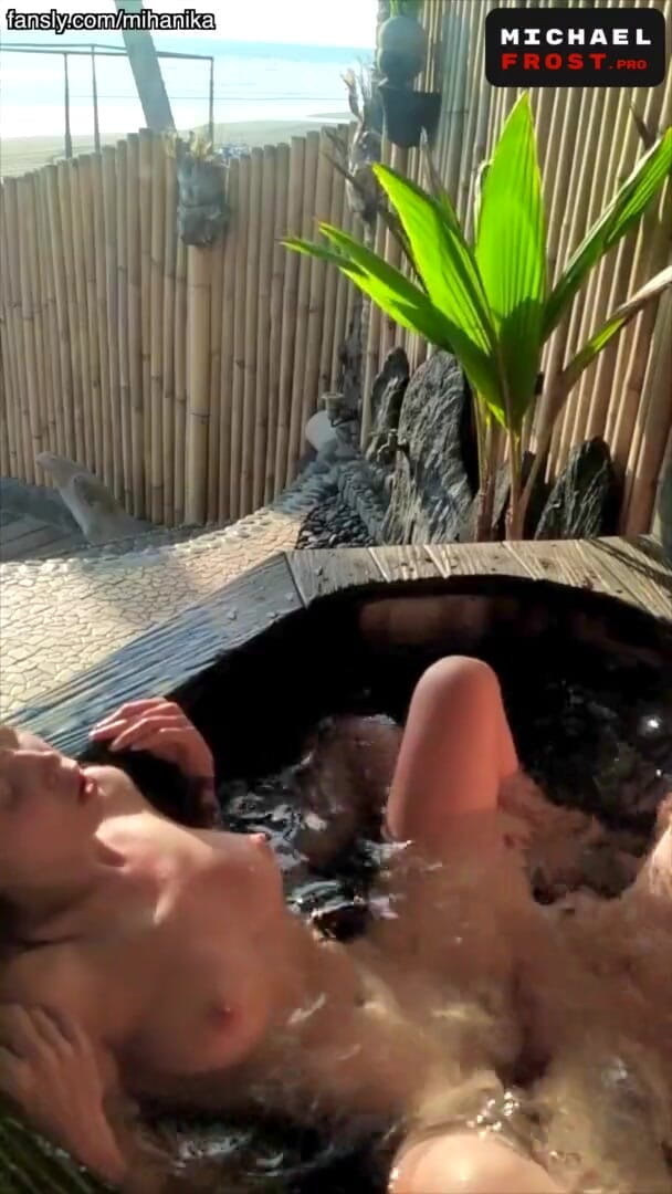 Michael Frost Pro: Scopa giovane coppia in veranda all'aperto