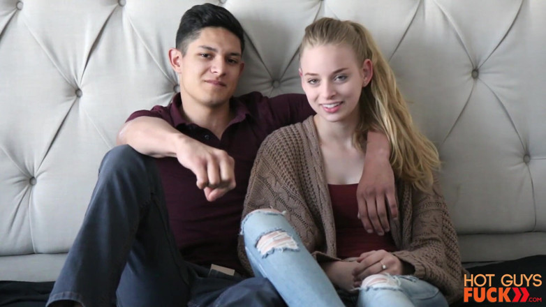 Hot Guys Fuck: Uzun zamandır arkadaşlar Davis Black ve Sarah Sunday sonunda