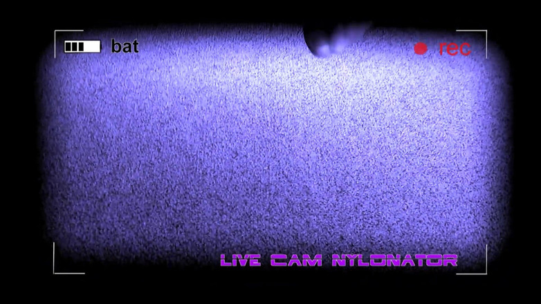 Amateur Pornos XXX: 야생 BDSM 세션에서 하드코어하게 따먹히는 나일론 소녀