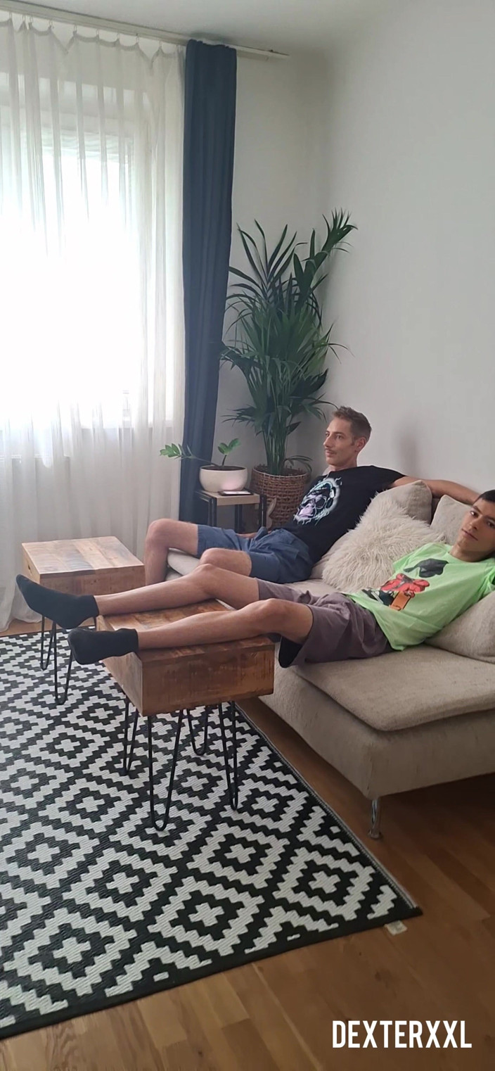 Dexterxxlfun: Знову пограй з сексуальними худими друзями