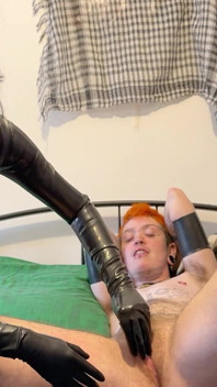 Latex Dom Stretches T-boy