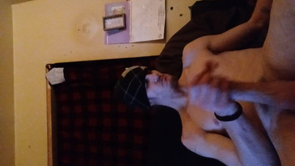 Feet and smoke: Sunny se předvádí škádlení