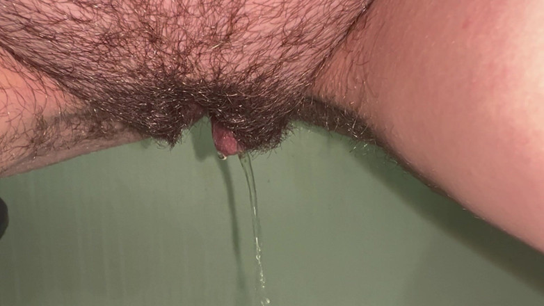 LolaLola: Teen Pees Beautifully
