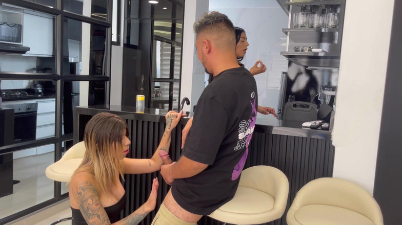 TommyMiller: Zahýbám své těhotné ženě se svou nevlastní sestrou na naší párty...