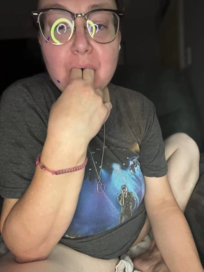 HtxmamiBelle: Une pute se fait sucer le cul
