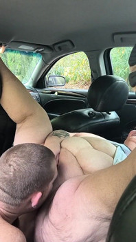 Eating Her Juicy Pan in Backseat He's One Lucky Guy Cumming in His Eyes