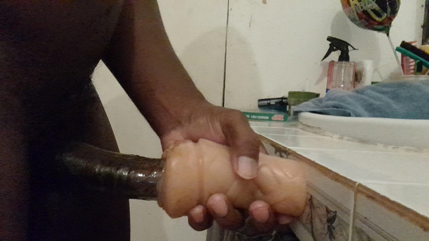 Jerking off S12 Ep3 (Black guy)