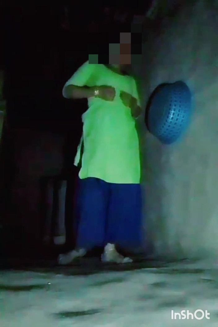 TricolorMusic3: Dnes jsem si hodně užila být nahá, protože dnes večer...