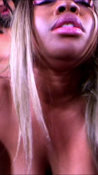 Don Whoe Gives Nina Rivera Hot Back Shots Fo Valentines Day