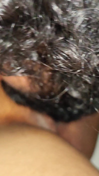 Massaggiatrice e signora massaggio caldo con cazzo duro e leccare la figa calda ragazza desi
