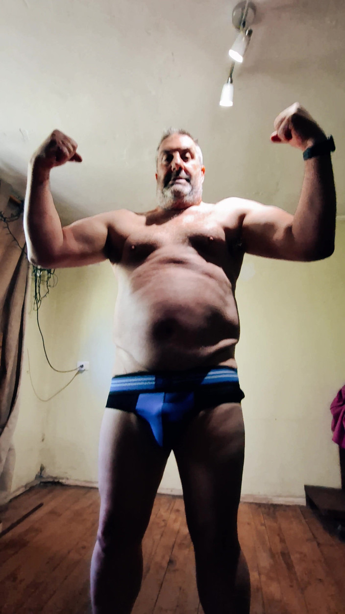 Punchbagplz: (per Divertimento) POV Fight: Silver Daddy Boxer - Sottomissione Totale in...