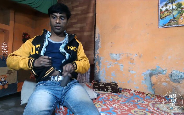 Indian desi boy: Video bokep india lagi asik ngocok kontol cowok berotot