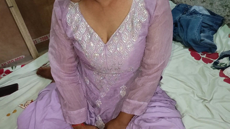 Sexysaloni: Young 18+ College Girl Wants to Play Sex Class with a...