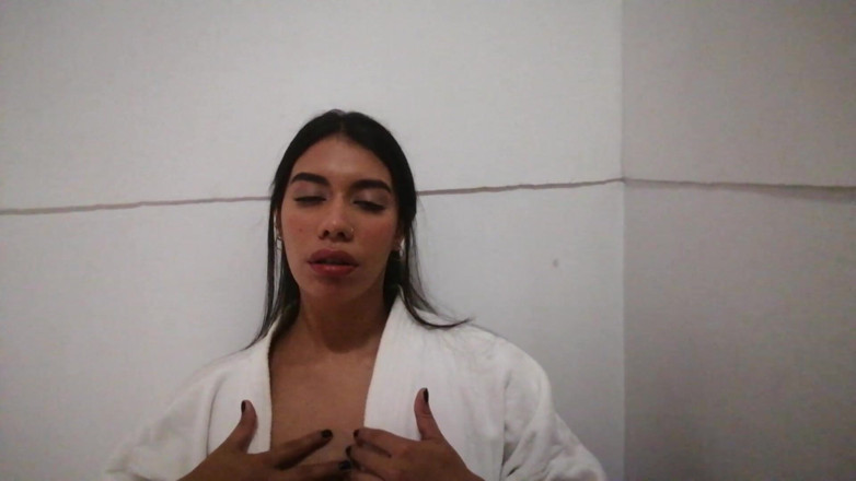 Catalina Days: Teman wanita Latin awak mengusik awak