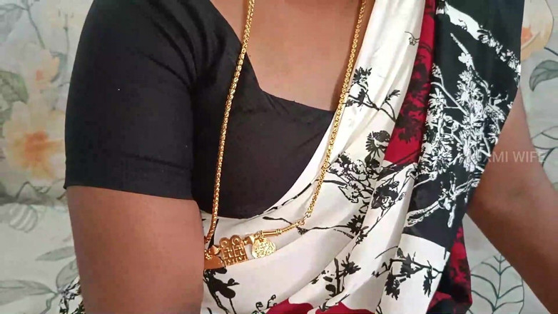 Luxmi Wife: Fru får topp orgasm som flyter från fitta - 1