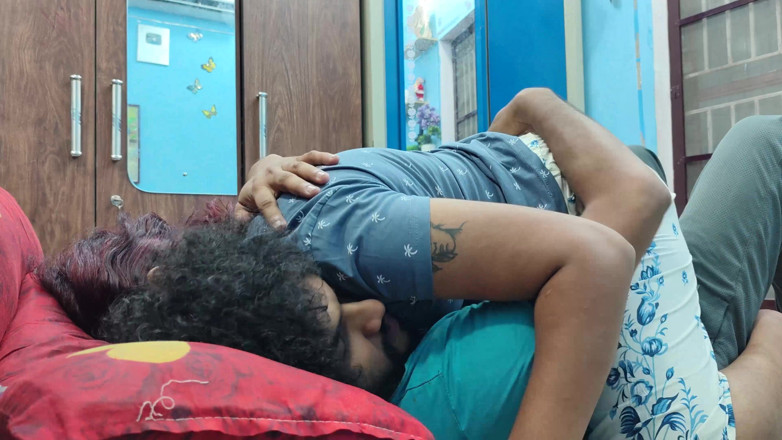 Vaigavarun Feet romance: Romanticismo seduto sul pene