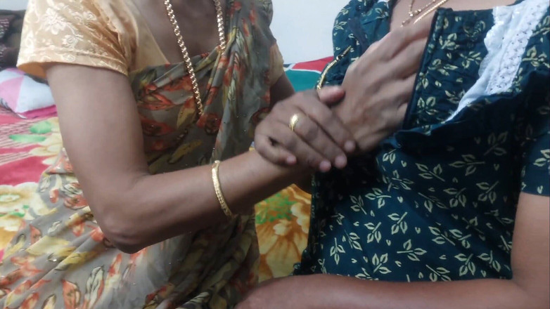 Sheela Jackson: Zum ersten mal lesbisches video versuchen, muss man beobachten