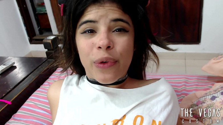 Selena Vega: Kali pertama mencuba palam punggung