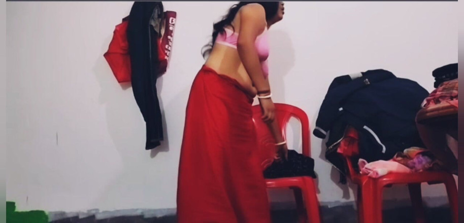 Teensex: Ấn Độ nghịch ngợm bhabi với bộ ngực to đang chờ đợi devar...