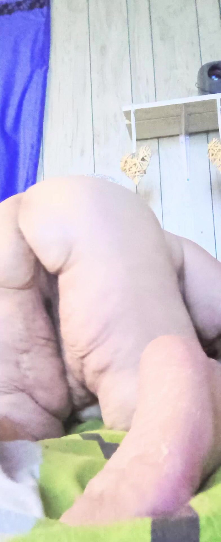 HerculesnVENUS: Duża gruba ręka między nią, gdy chce dużego grubego weinera