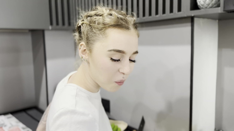 Zxlecya: POV Sloppy Blowjob and Juicy Kitchen Fuck
