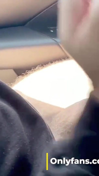 Wife Pays Taxi with a Blowjob. Taxi Driver Ejaculates in the Mouth While the Husband Watches. Wife Flash and Seduce in a Taxi