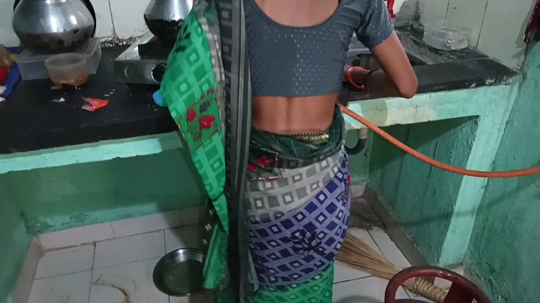 Raniki chut: Sister-in-law Was Cutting Papaya in the Kitchen and the Brother-in-law...