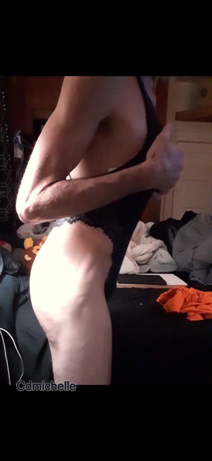 Feeling sexy today crosdressing: Cdmichelle vestindo body preto